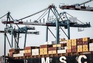 Cross-Border: Pricing Your Catalog for Ocean versus Air Freight